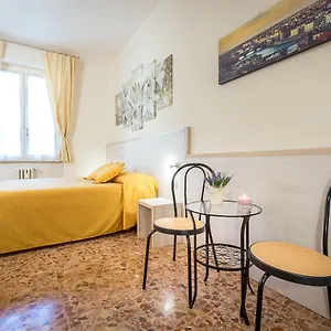 Bed & Breakfast Dolce Luna, Florence