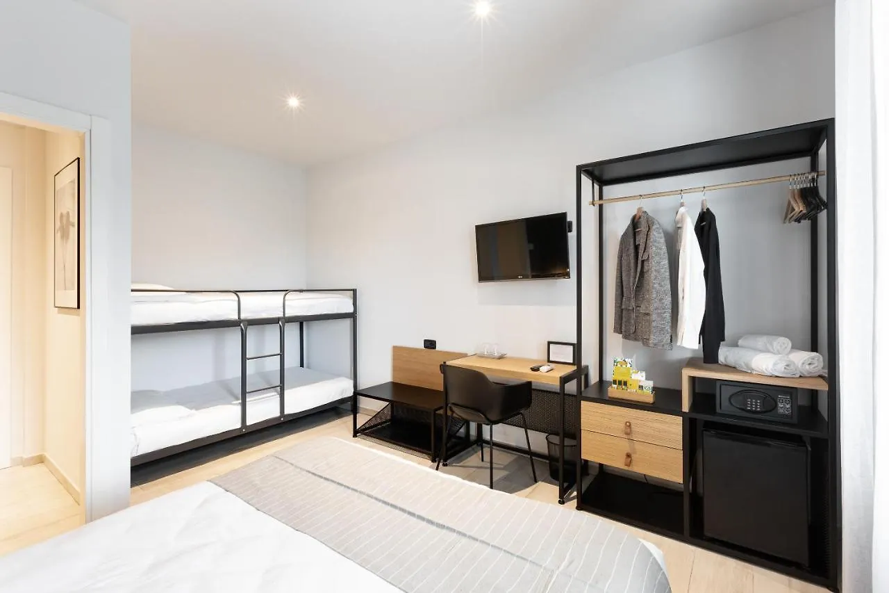 Attico43 B&B Florence 2*,  Italy